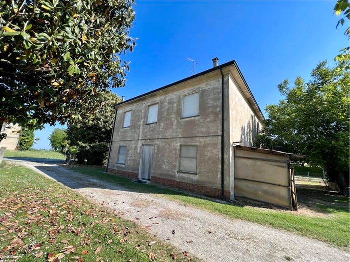 Casa con 6 locali in vendita in Via Aguta, Bagnacavallo
