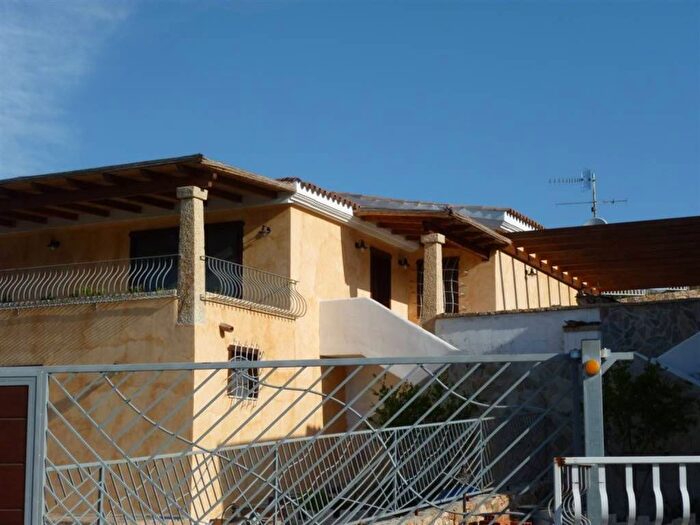 Casa con 6 locali in vendita in Cugnana Fiori SNC, Loiri Porto San Paolo