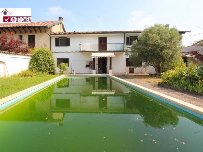 Casa con 5 locali in vendita in Vicolo Monte Bianco, Pertengo