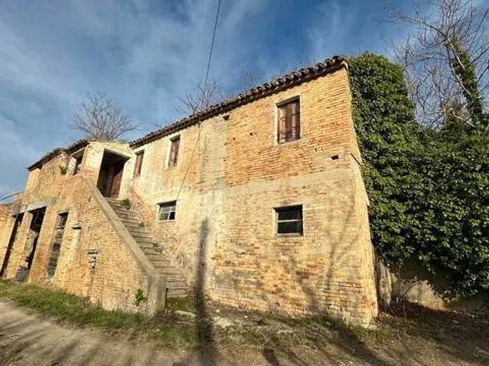 Casa con 6 locali in vendita in Via San Maria A Mare, Ripatransone