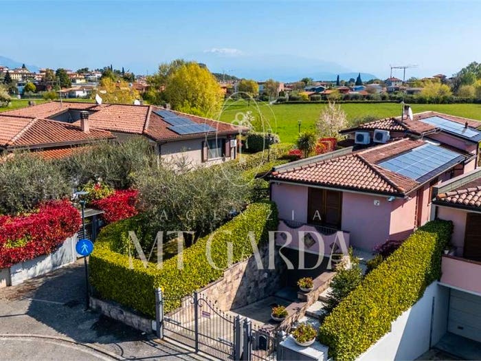 Casa con 6 locali in vendita in Via della selva, Solarolo, Manerba del Garda
