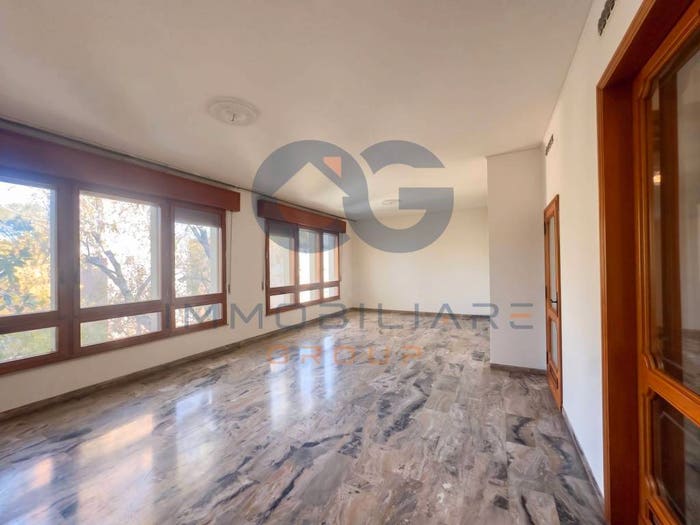 Casa con 5 locali in vendita in Piazzale della Rocca, Cento Paese, Cento