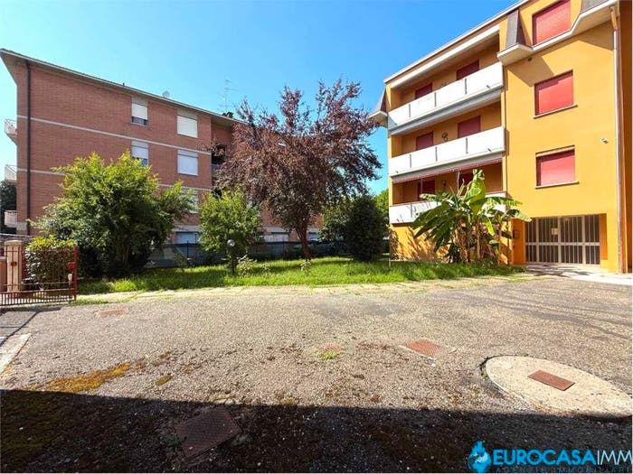 Appartamento quadrilocale in vendita in Via Galileo Galilei, Centro, Rolo