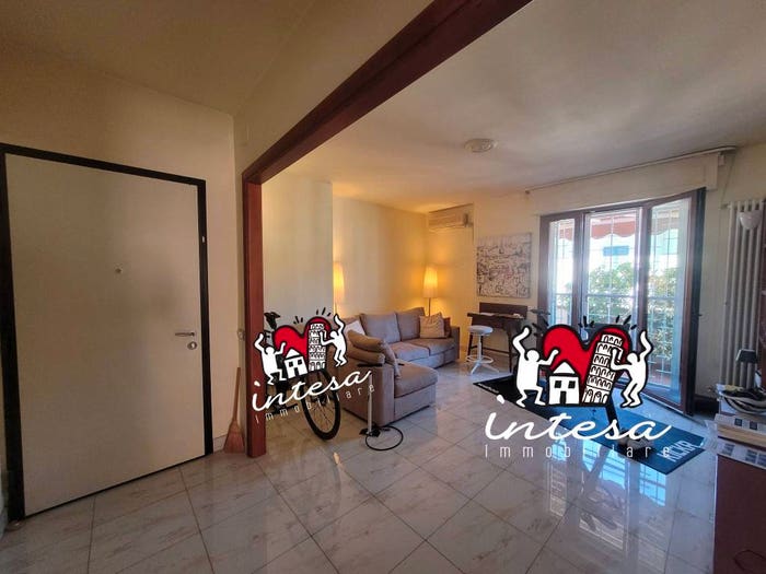 Appartamento quadrilocale in vendita in Piazza Giuseppe Giusti, San Giusto Aeroporto, Pisa