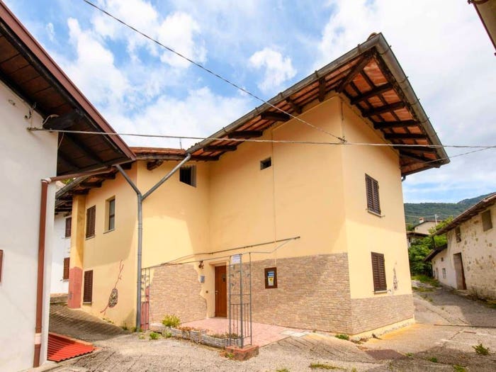 Casa con 6 locali in vendita in VIA IURETIG, Pulfero