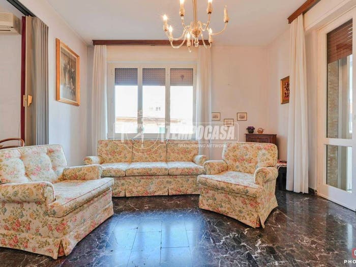 Appartamento con 6 locali in vendita in Via Calzabigi, Calzabigi, Livorno