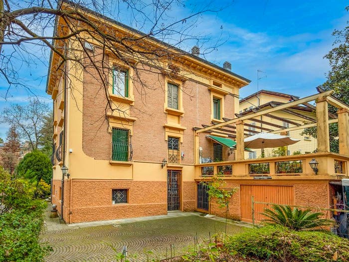 Casa con 6 locali in vendita in Viale Gaetano Moreali, Sant'Agnese Università, Modena