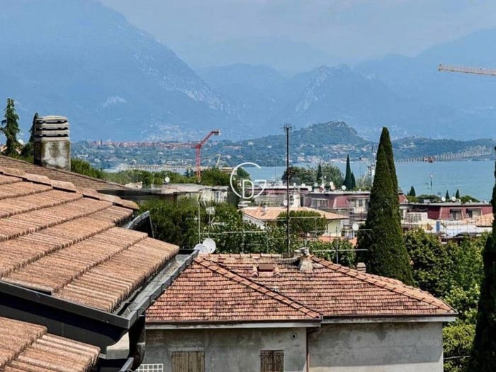 Casa con 6 locali in vendita in Via Giuseppe Mazzini, Centro Storico, Desenzano del Garda