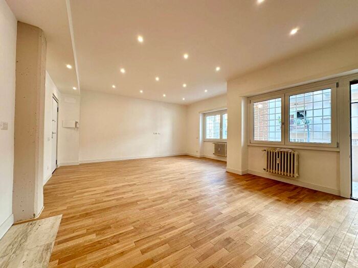 Appartamento trilocale in vendita in Via Anneo Lucano, Balduina, Roma