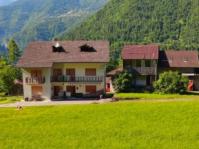 Casa quadrilocale in vendita in via Geronemoni, Lamon