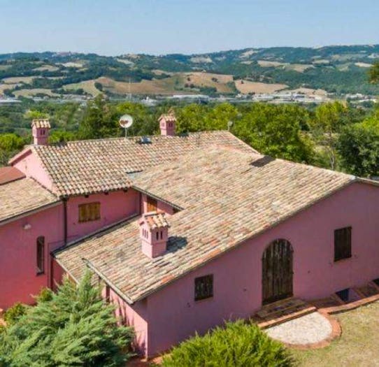Casa con 6 locali in vendita in Via Sant'Angiolino, Fermignano