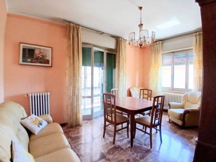 Appartamento trilocale in vendita in Via Montebello, Centro, Broni