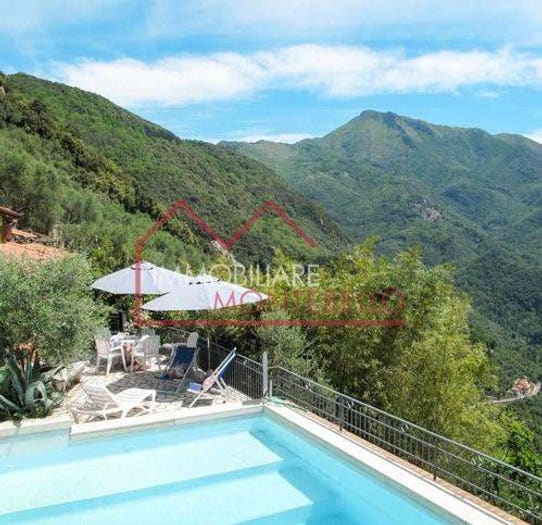 Casa con 6 locali in vendita in Via Montebello, Camaiore Paese, Camaiore