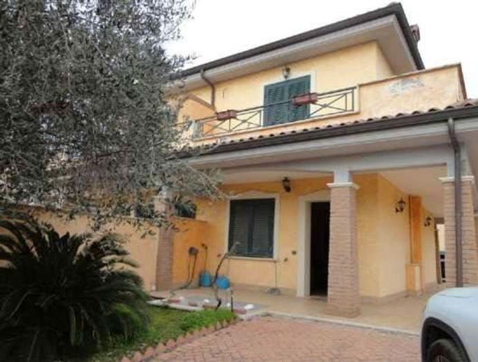 Casa quadrilocale in vendita in Via Degli Oleandri C, Castagnetta Santa Procula, Pomezia