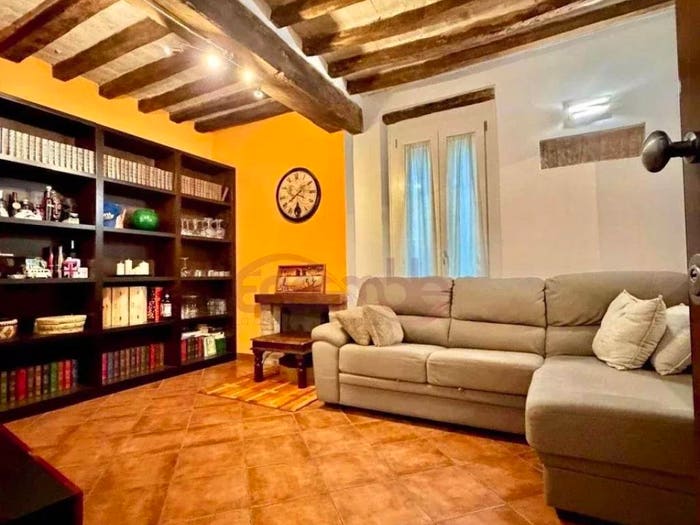 Appartamento trilocale in vendita in Borgo Goldoni Carlo, Centro Storico, Parma