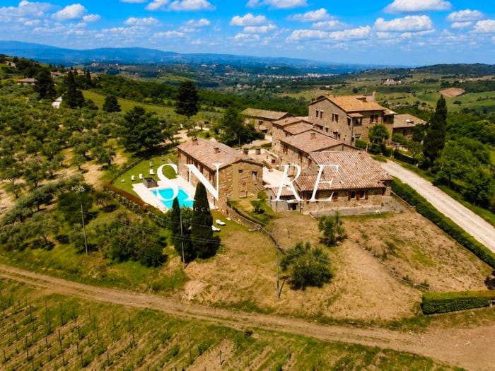 Casa con 6 locali in vendita in Località Poggiafrati, Poggibonsi