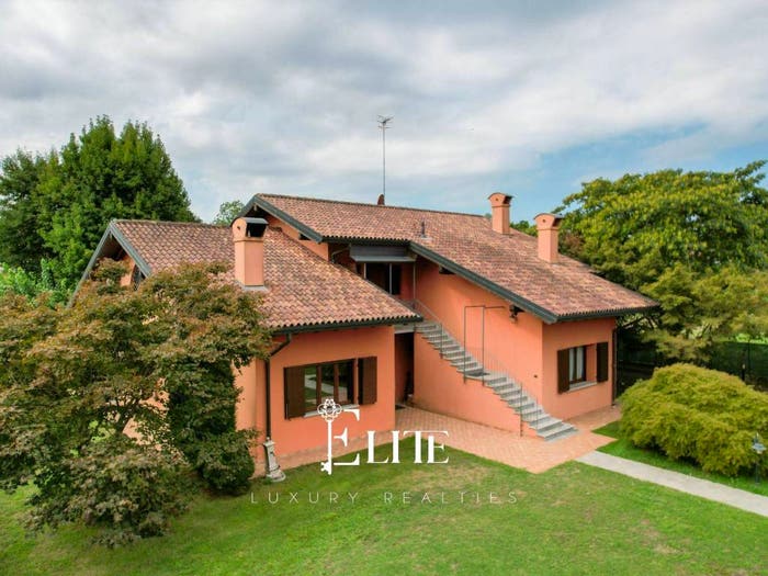 Casa con 6 locali in vendita in Via Beati, Centro, Castelletto Sopra Ticino