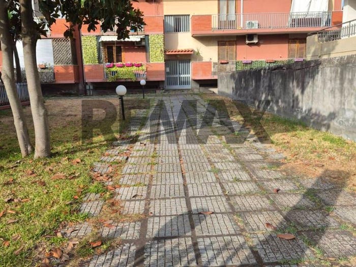 Casa quadrilocale in vendita in Aci Sant'Antonio