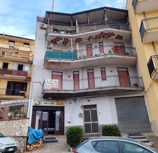 Appartamento con 6 locali in vendita in Via Pietro Merra, Montelepre