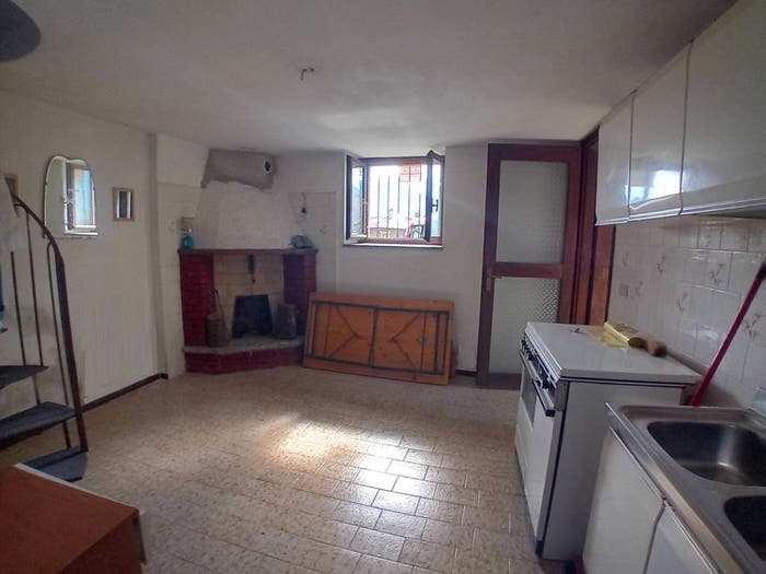 Appartamento trilocale in vendita in Frazione Cadelsasso, Civo
