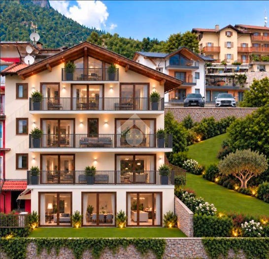 Appartamento quadrilocale in vendita in Via Nazionale, Molveno