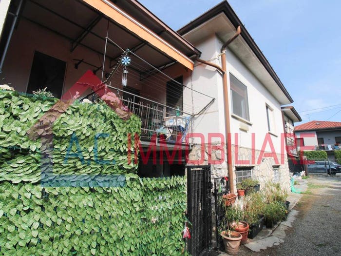 Appartamento trilocale in vendita in Via Felice Cavallotti, Centro, Vergiate