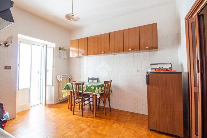Appartamento con 6 locali in vendita in Via delle Scuole, Antrodoco