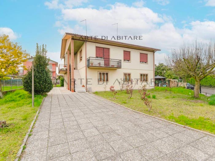 Casa con 6 locali in vendita in Via Terraglio, Frescada, Preganziol