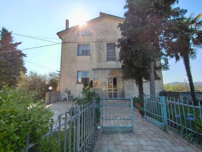 Casa con 6 locali in vendita in Via Pergolese, Mondolfo