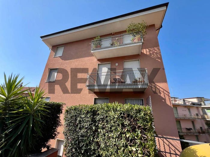 Appartamento quadrilocale in vendita in Viale Antonio e Elina Devoto, Stadio, Chiavari