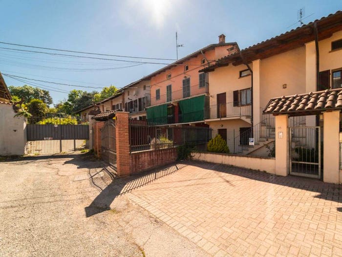 Appartamento con 5 locali in vendita in Via Jacopo Arpino, Centro, Poirino
