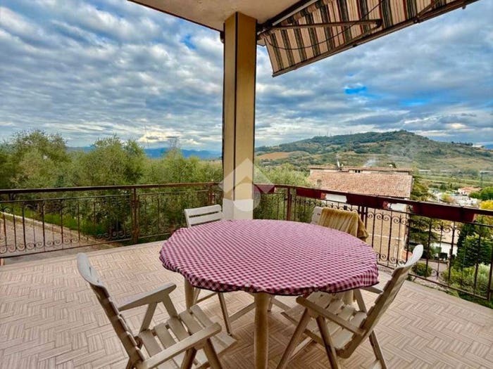 Casa trilocale in vendita in Via del poggio, Orte Scalo, Orte