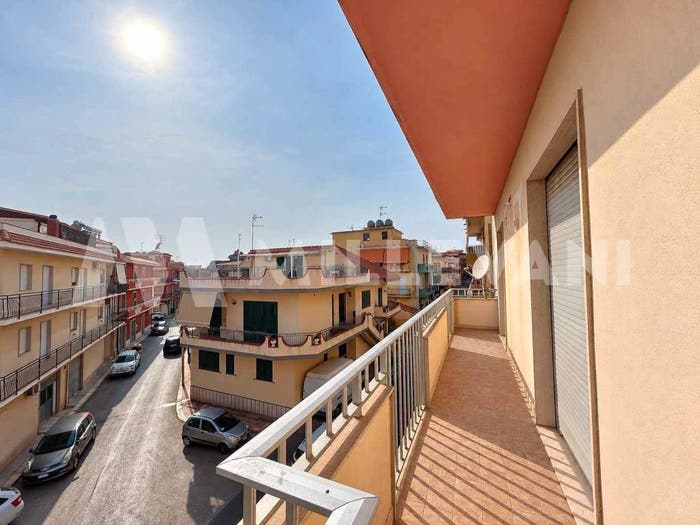 Appartamento con 6 locali in vendita in Via Salvatore Quasimodo, Pozzallo