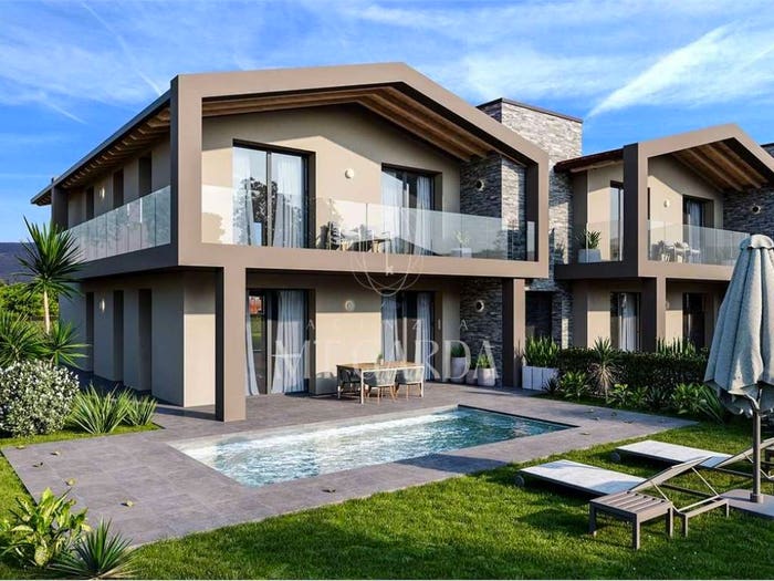 Appartamento quadrilocale in vendita in Via Novembre, Solarolo, Manerba del Garda