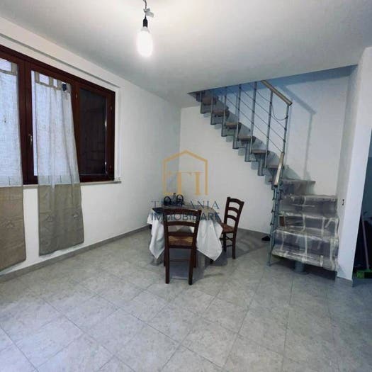 Appartamento quadrilocale in vendita in Strada del Poggio, Casole d'Elsa