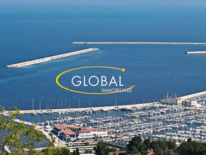 Casa con 5 locali in vendita in Via Del Golfo, Posatora, Ancona