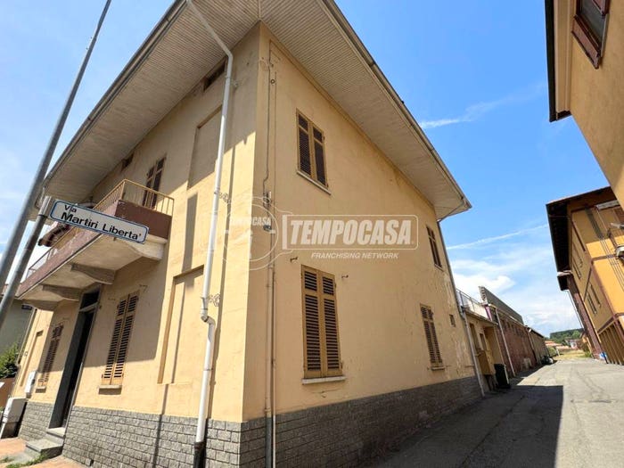 Casa quadrilocale in vendita in Via Martiri della Libertà, Centro, Cossato