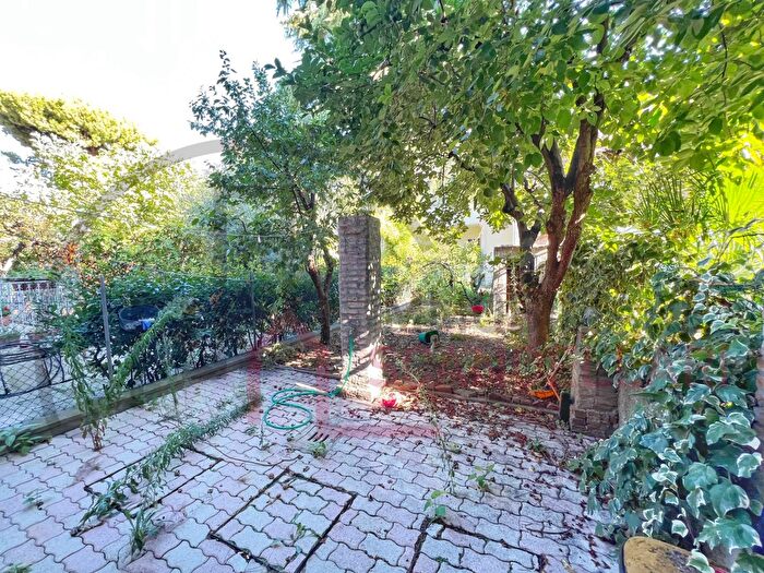 Casa con 6 locali in vendita in Rimini