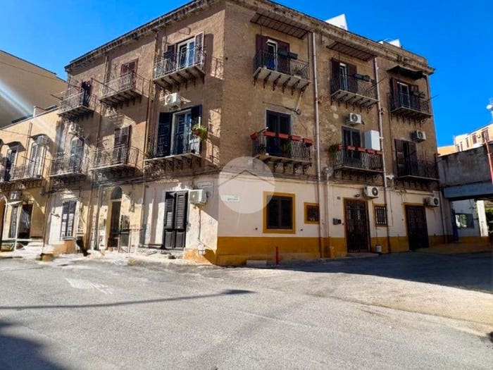 Appartamento trilocale in vendita in Via Giorgio Gemmellaro, Zisa, Palermo
