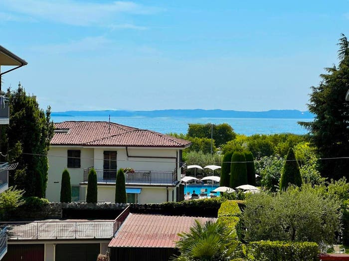 Appartamento trilocale in vendita in Centro, Bardolino