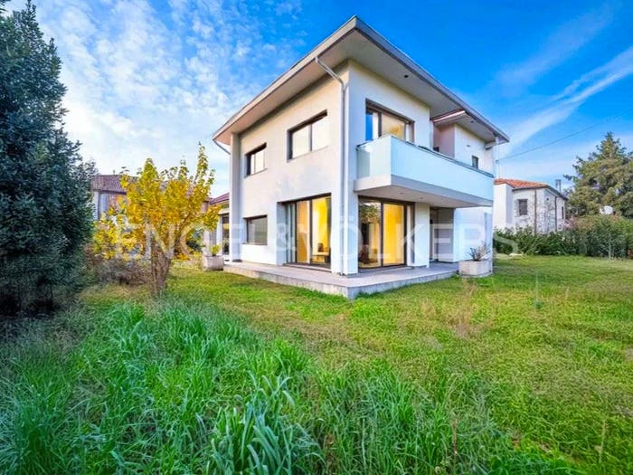 Casa con 6 locali in vendita in Viale Giosuè Carducci, Centro, Conegliano
