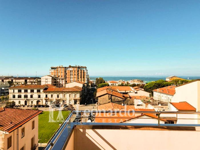 Appartamento con 6 locali in vendita in corso garibaldi, Centro, Viareggio