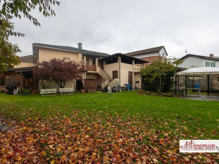 Casa con 6 locali in vendita in Via Buozzi, Tainate, Noviglio
