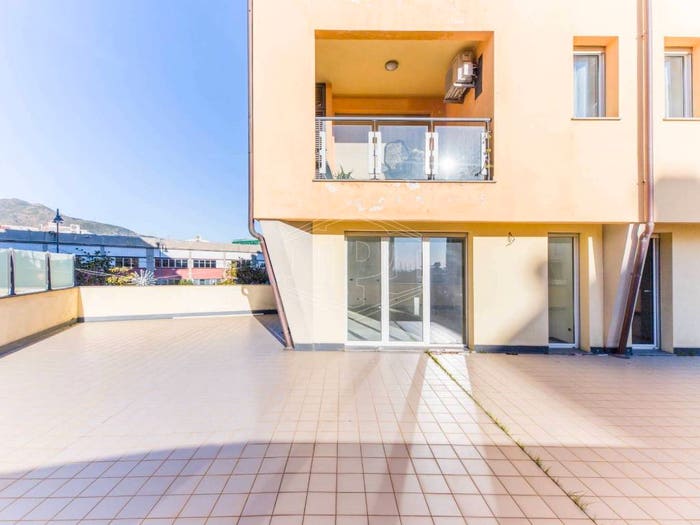 Appartamento con 6 locali in vendita in Via Luigi Cibrario, Sestri Ponente, Genova
