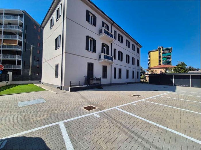 Appartamento trilocale in vendita in Via Bernardino Luino, Cascinetta, Gallarate