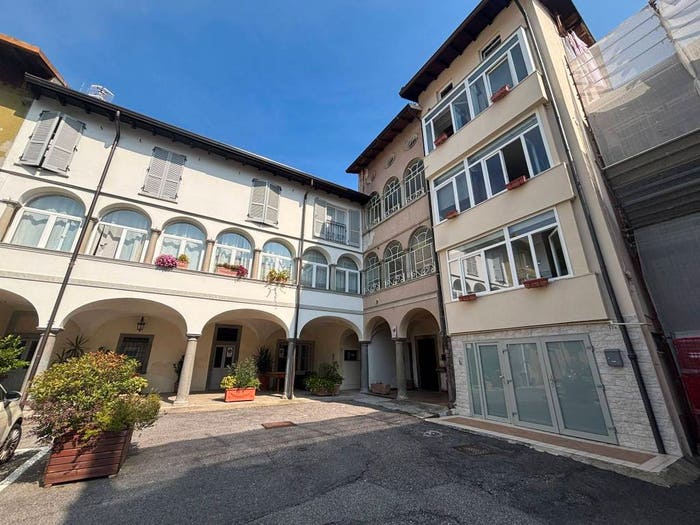 Casa con 6 locali in vendita in Via Guglielmo Marconi, Pradalunga