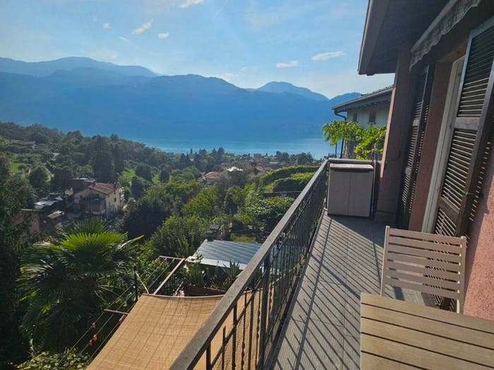Appartamento trilocale in vendita in Via San Michele, Lierna