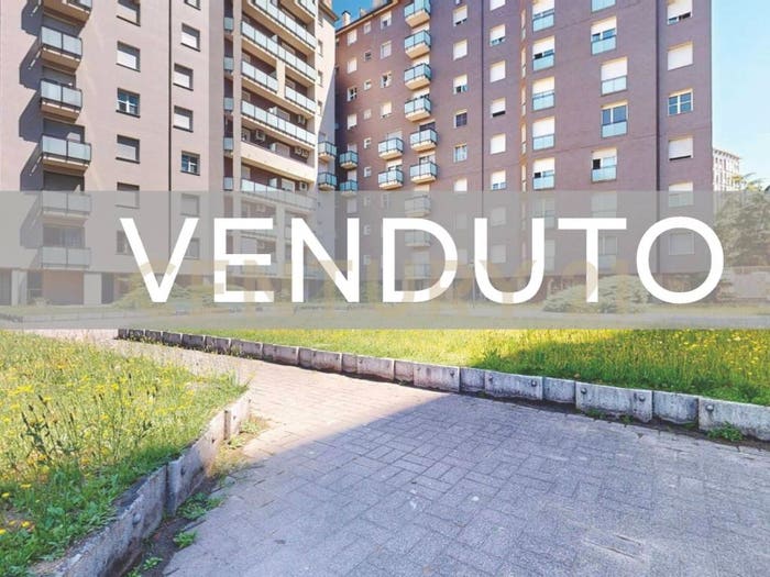 Appartamento quadrilocale in vendita in Via Lainate, San Giovanni, Rho