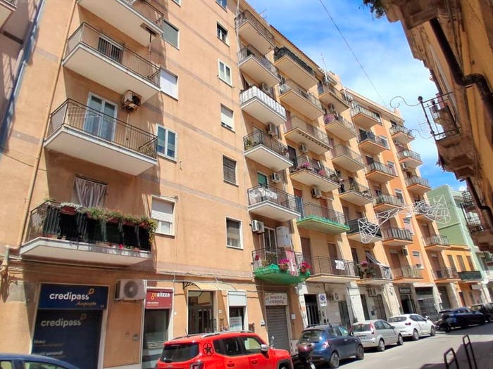 Appartamento con 5 locali in vendita in Via Ottobre, Centro, Augusta