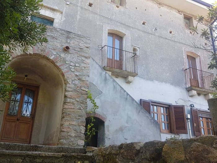 Casa con 6 locali in vendita in Via Torrente Cerchiaria, Paola